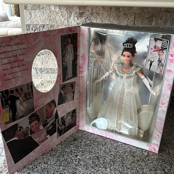 💕Barbie💕 as Eliza Doolittle from My Fair Lady Embassy Ball Doll 1995 - Picture 3 of 8